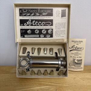 Ateco Icing Set Vintage Pastry Cake Decorator Decorating Kit 12 Tips No. 556 VG